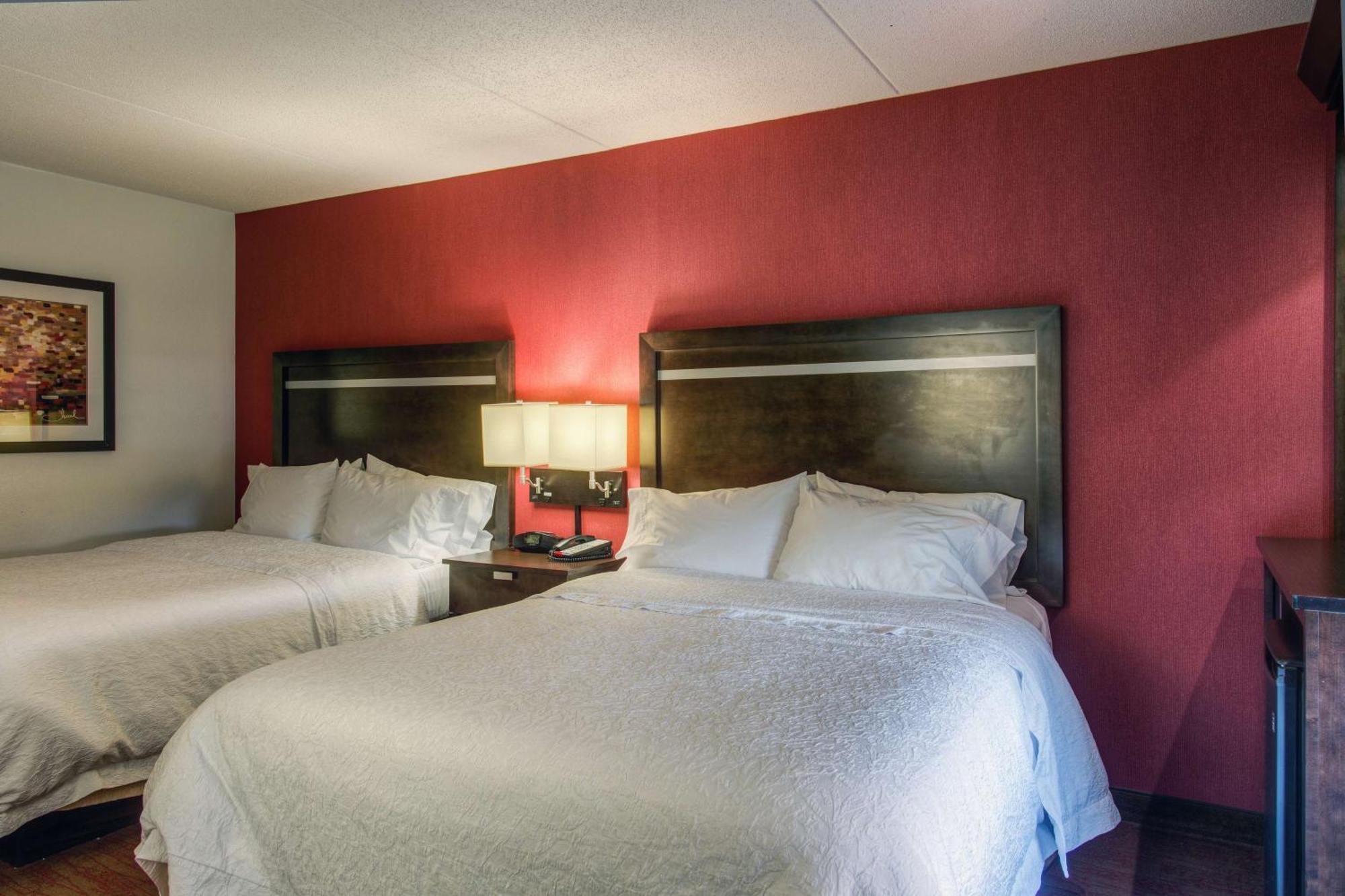 Hampton Inn & Suites Detroit/Airport Romulus Bagian luar foto